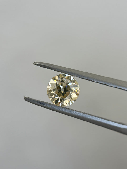 0.83 Old Euro Champagne SI1