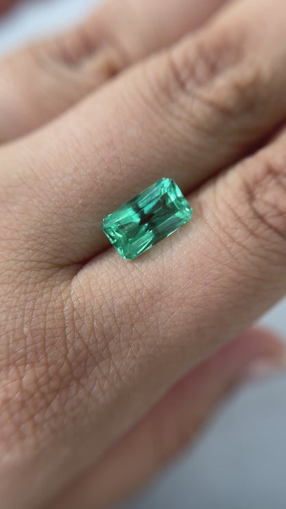 3.08 Octagonal Emerald Green Colombia GIA No Oil