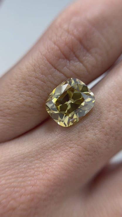 4.47 Old Mine Fancy Dark Brown-Yellow VS2 GIA